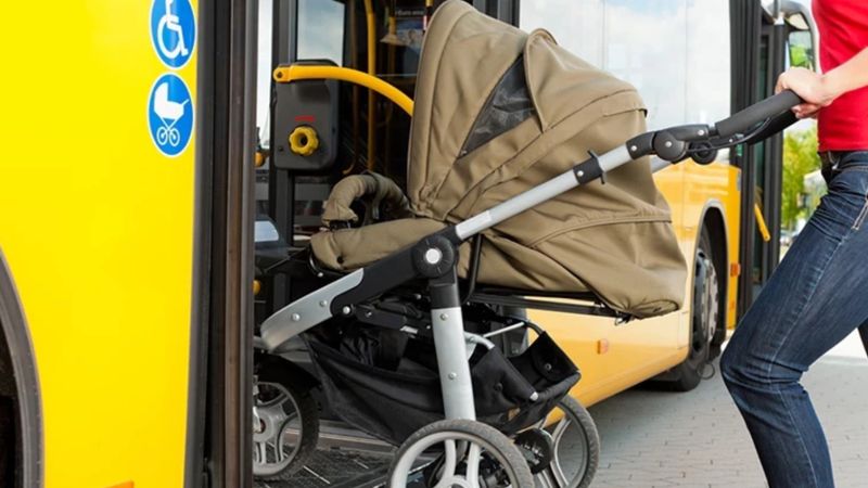 Toplu taşımada bebek arabasına getirilen kısıtlama kalktı