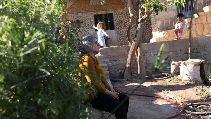 Afrin’e dönüşler başladı: Yıllardır evlerine dönemeyen aileler mutlu