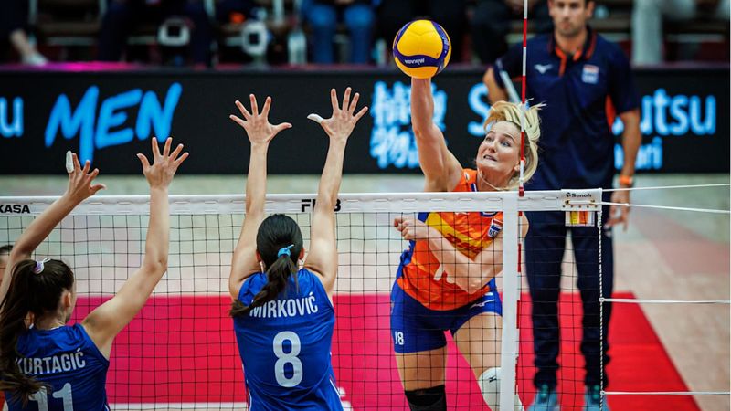 Hollanda, Sırbistan'ı yendi