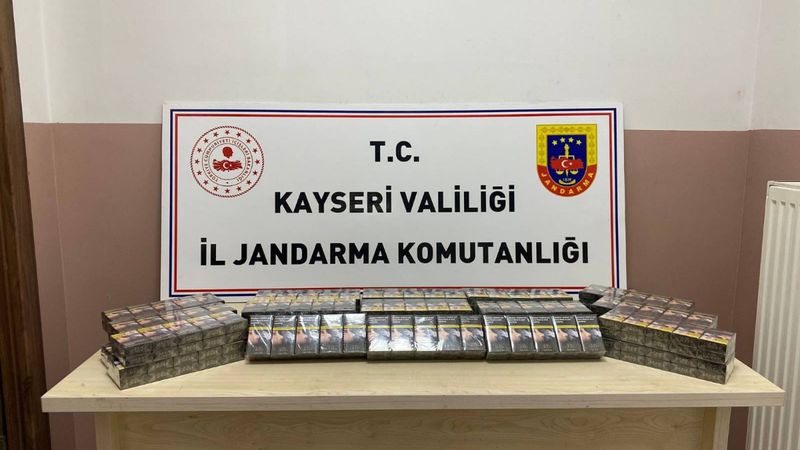 Kayseri’de 3 farklı tırdan 770 paket kaçak sigara ele geçirildi