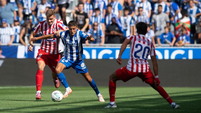 Atletico Madrid, Deportivo Alaves engelini aşamadı