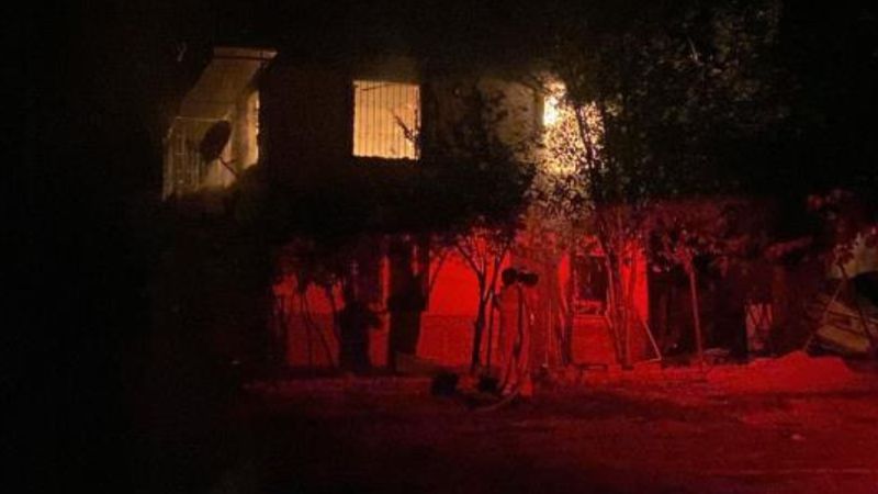 Adana'da kiracısının ölümüne neden olan ev sahibinin evi yandı