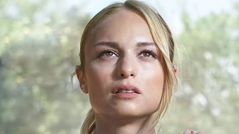 Oyuncu Nilperi Şahinkaya'nın annesi hayatını kaybetti