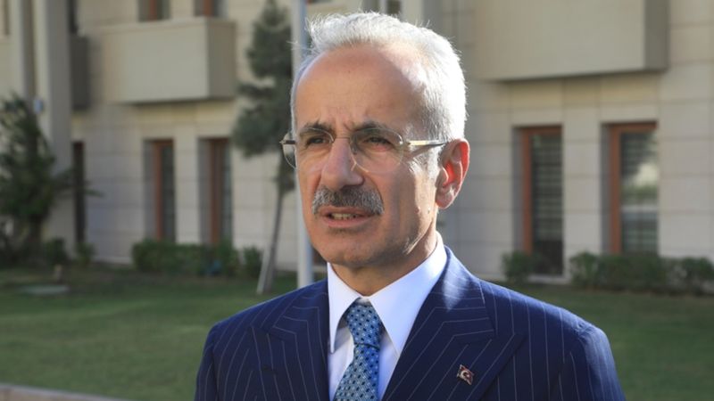 Abdulkadir Uraloğlu: Türk hava sahasında günlük transit uçuş rekoru kırıldı