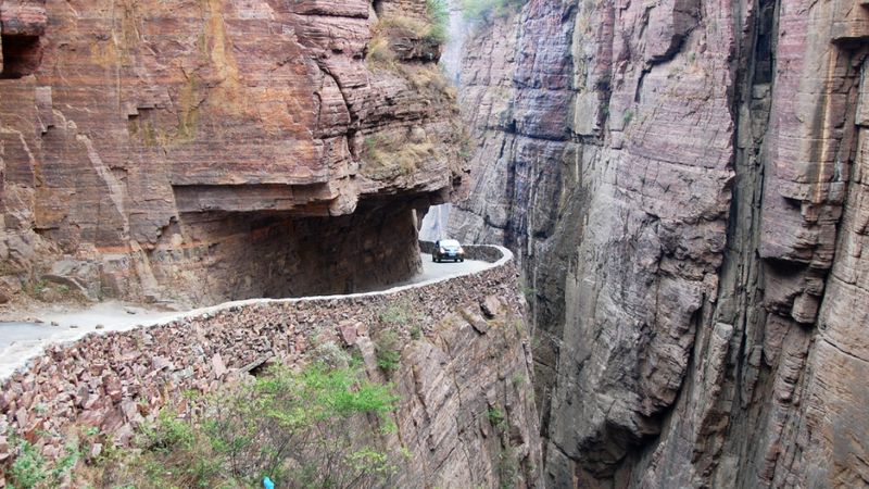 Bu yollar ter döktürüyor: Dünyanın en tehlikeli 7 yolu