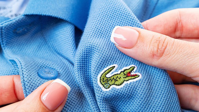 Ünlü marka logosunu değiştirdi! 92 yıllık timsah logosu yerini bakın neye bıraktı