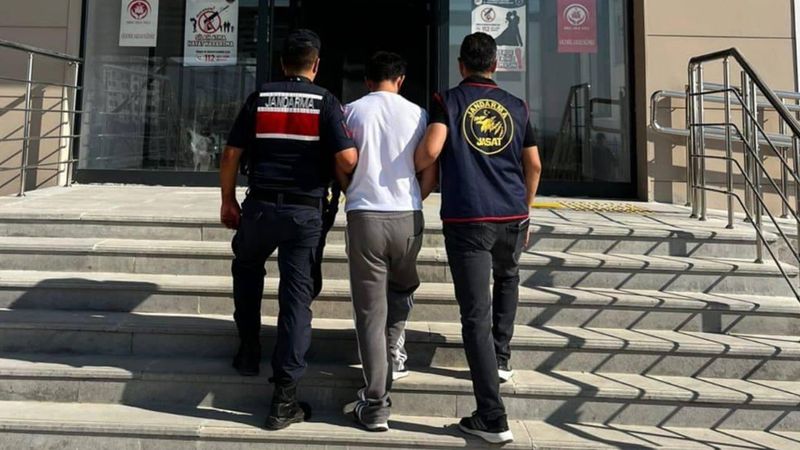 98 suç kaydı bulunan 21 yaşındaki firari Kırıkkale'de yakalandı