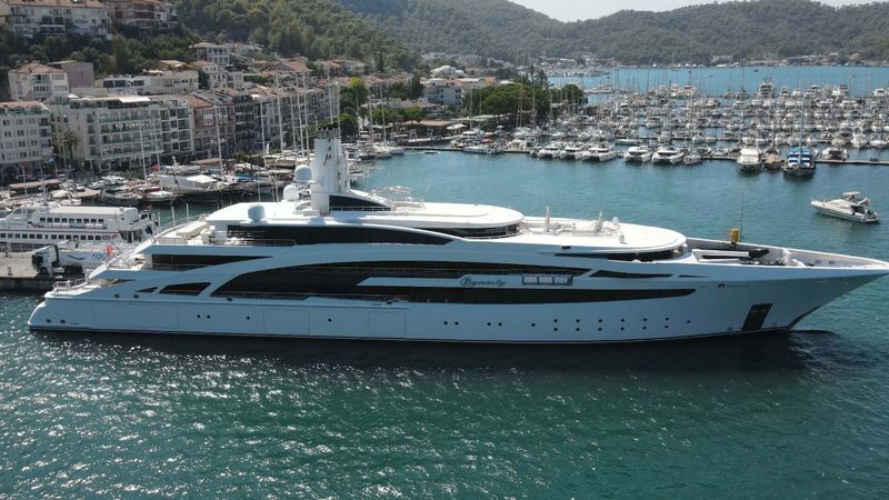 Fethiye'de lüks yat 450 bin litre yakıt ikmali yaptı