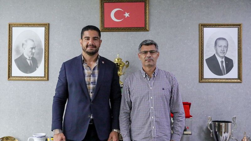 Yusuf Dikeç, Taha Akgül'ü ziyaret etti
