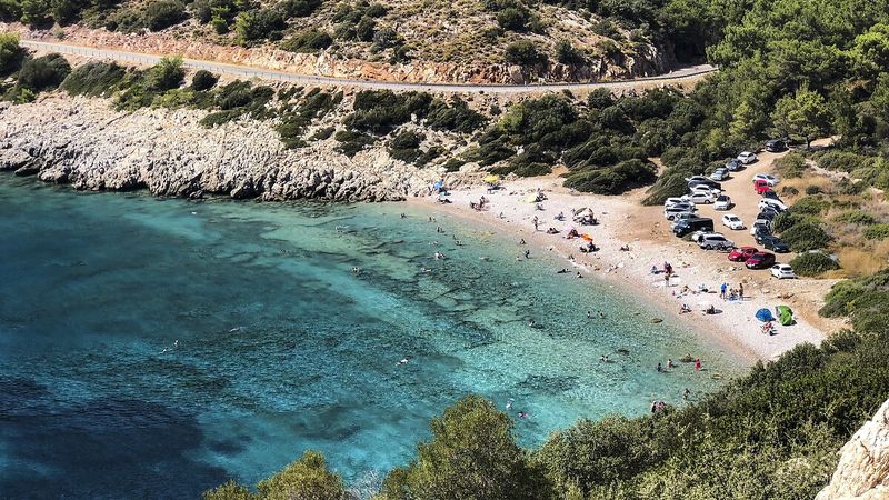 Turkuazın büyüsü: Ege'nin en sakin yüzme noktaları