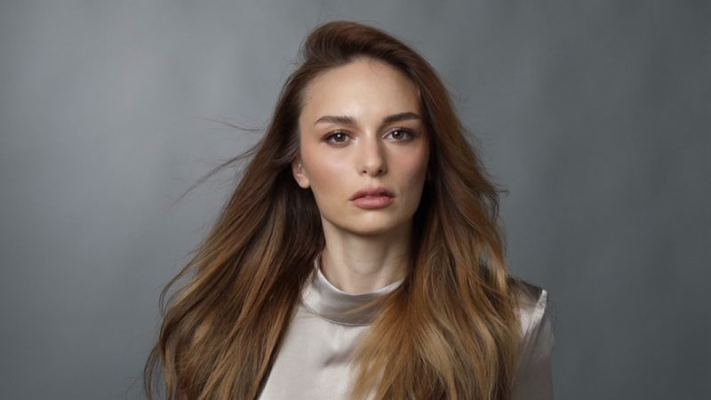 Annesini kaybetmişti! Oyuncu Nilperi Şahinkaya'dan haber alınamıyor iddiası