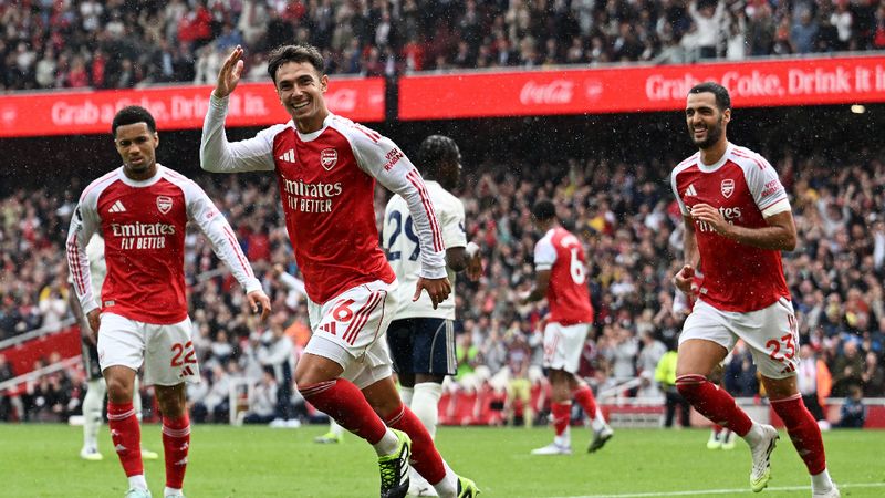 Arsenal, Nottingham Forest'ı üç golle geçti