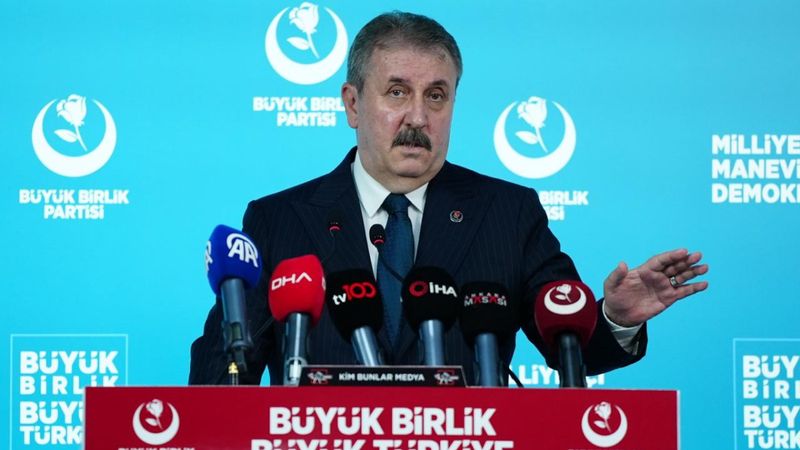 Mustafa Destici: Katalog suçlarda 15 yaş üstü çocuk statüsünden çıkarılsın