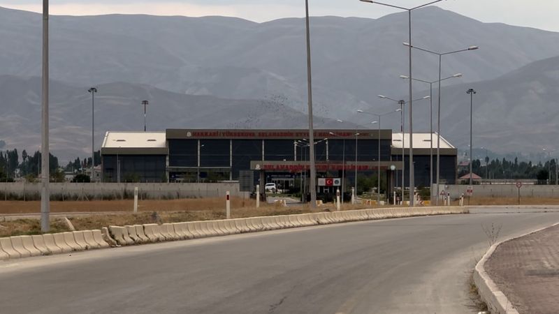 Hakkarililerden havalimanına ek sefer talebi