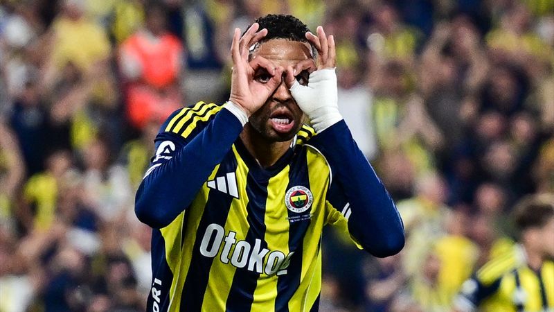 Fenerbahçe'de En-Nesyri takımı sırtlamaya devam ediyor