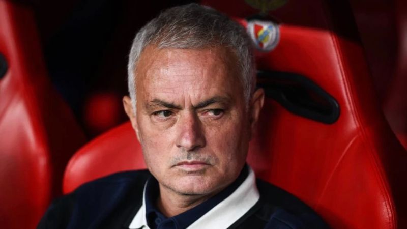 Jose Mourinho, Benfica'nın başına geçiyor