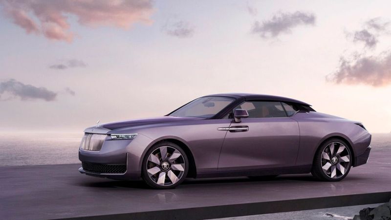 Yalnızca 4 tane üretildi! Dünyanın en pahalı arabası görenleri büyülüyor