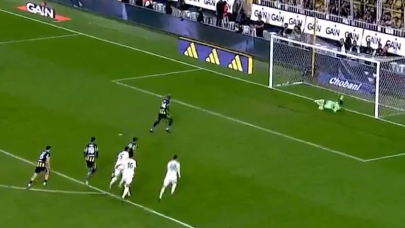Fenerbahçe'de Anderson Talisca, penaltı kaçırdı