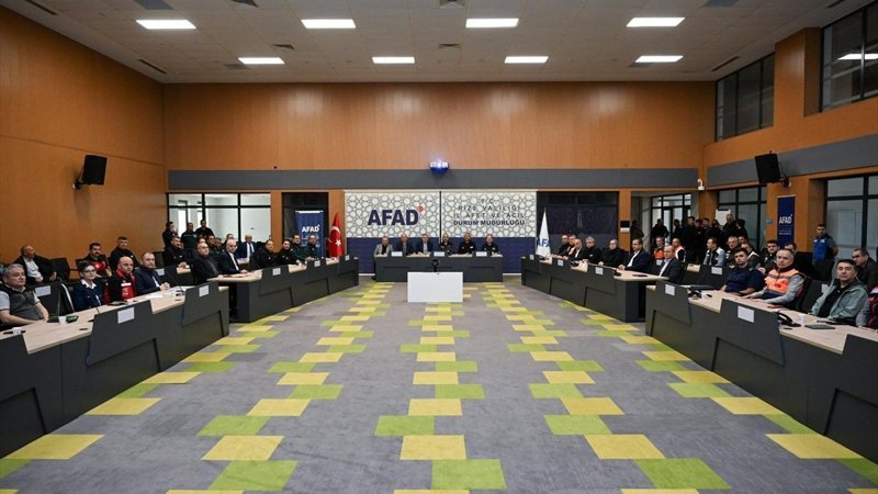 Rize'de etkili olan sağanağa ilişkin AFAD Müdürlüğü'nde koordinasyon toplantısı yapıldı