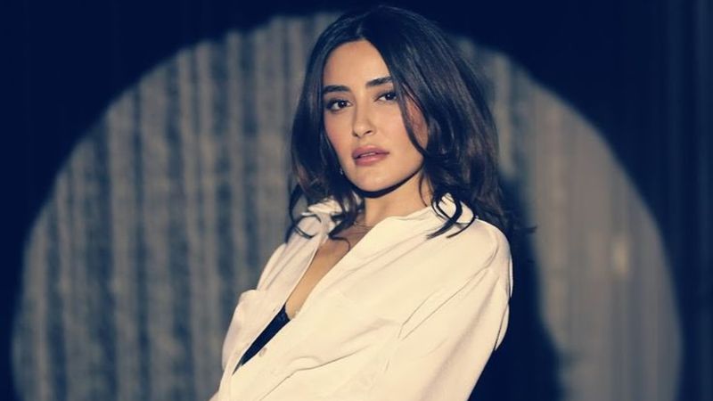 Melek Mosso erkek dinleyicilerine seslendi: 