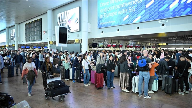 Avrupa havalimanlarına siber saldırı: İngiltere'de bir kişi yakalandı