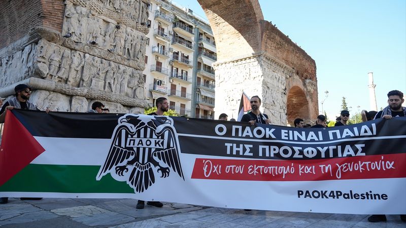 PAOK taraftarından, Maccabi Tel Aviv maçından İsrail'e protesto!