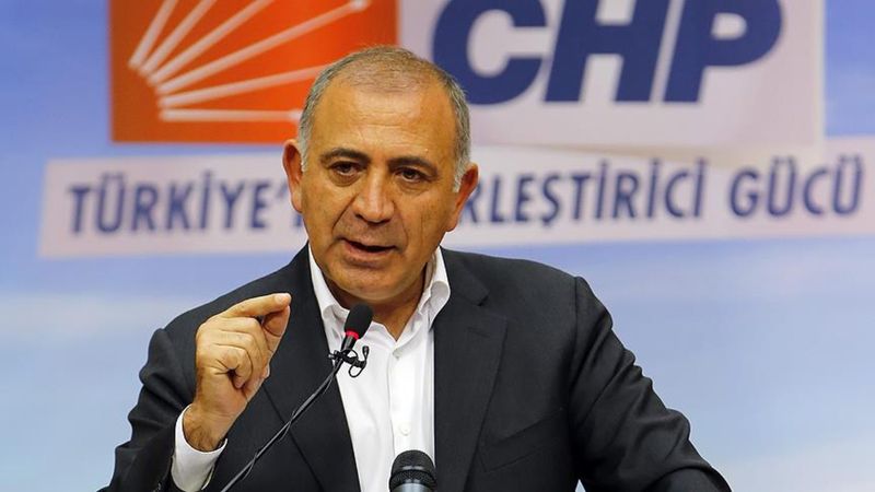 Gürsel Tekin ve Barış Yarkadaş, CHP'den ihraç edildi