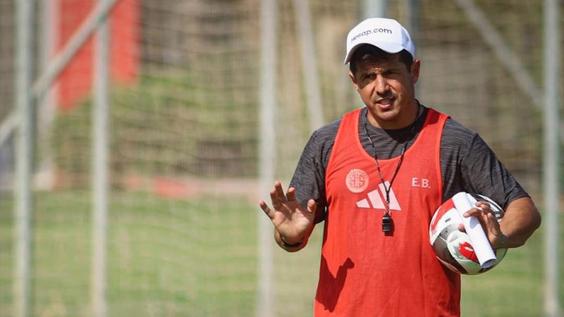 Fenerbahçe iddiaları sonrası Antalyaspor'dan Emre Belözoğlu açıklaması