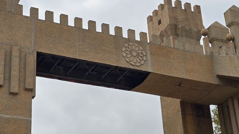 Bilecik’te bakımsız üst geçit tehlike saçıyor