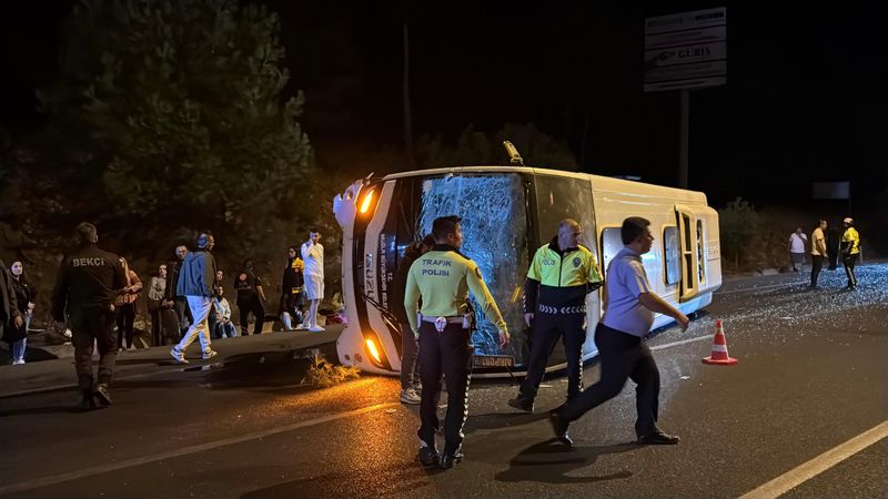 Muğla'da devrilen otobüste 5 kişi yaralandı