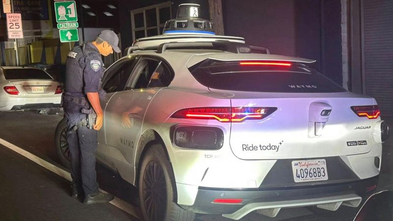 ABD'de polis, hatalı dönüş yapan sürücüsüz araca ceza kesemedi