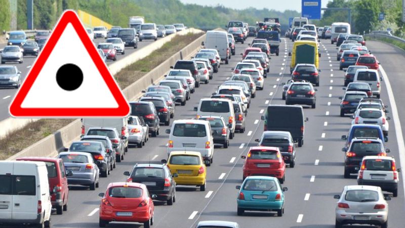 Sürücüleri ilgilendiriyor! Ukrayna yollarında görülen trafik levhasının anlamı şaşırttı