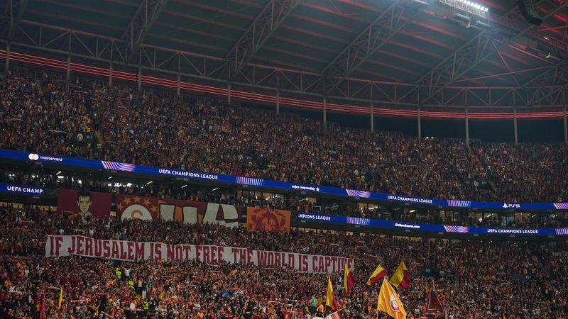 Galatasaray - Liverpool maçını 51 bin 160 taraftar takip etti
