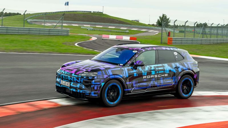 Elektrikli Porsche Cayenne hakkında yeni bilgiler geldi