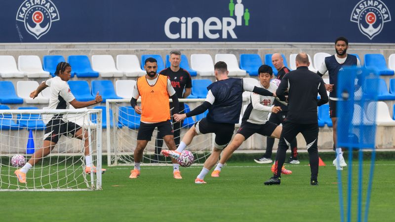 Liverpool, Kasımpaşa'nın Kemerburgaz Tesisleri'nde çalıştı