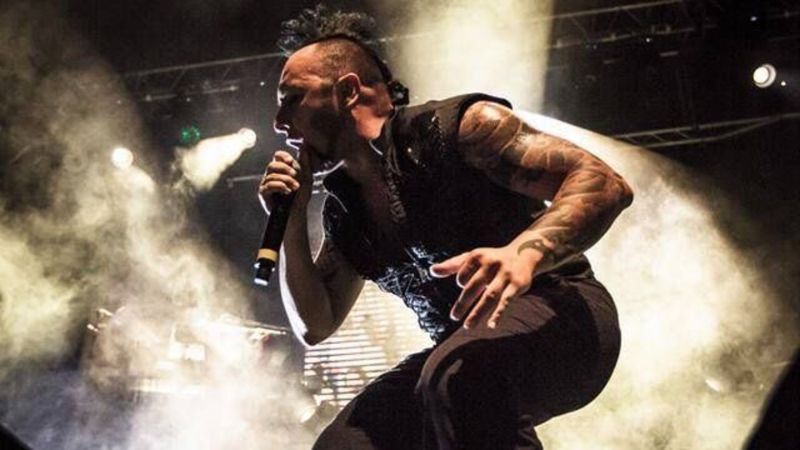 Hayko Cepkin’in sahne tarzı şaşırttı! Görenler yorum yağdırdı