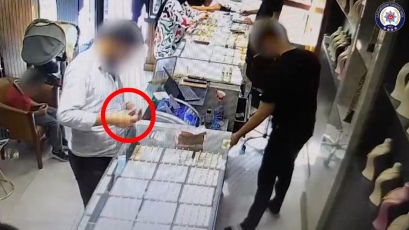 Siirt’te kuyumcuyu sahte kolyeyle dolandırdılar