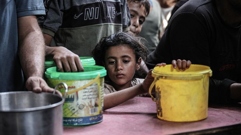 Gazze’de son 24 saatte 2 çocuk daha açlıktan öldü