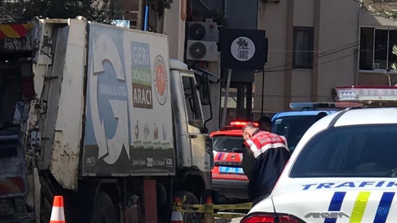 Çanakkale'de kamyonun çarptığı yaşlı adam olay yerinde yaşamını yitirdi