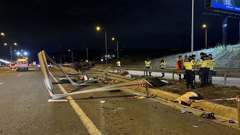 Kocaeli'de feci kazada 2 kişi hayatını kaybetti