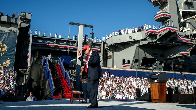 Trump, ABD donanmasının kuruluşunun 250'nci yıl dönümü törenine katıldı
