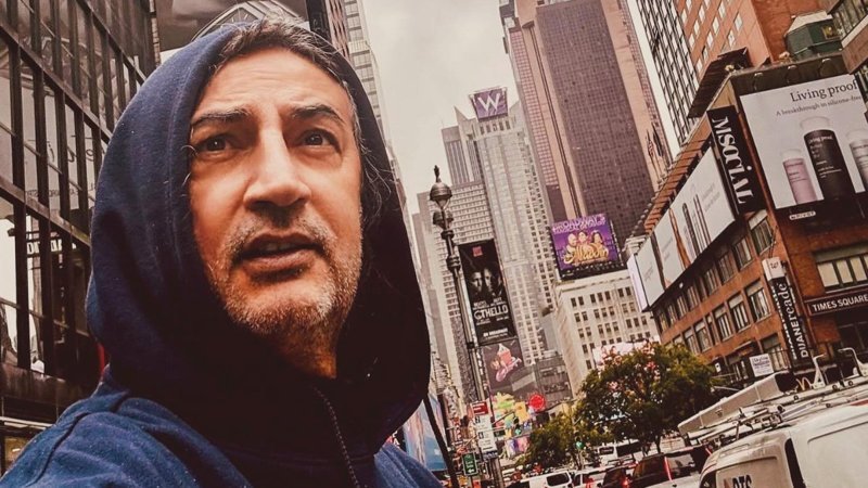 Şarkıcı Çelik kuaförde! Saçlarını boyattı