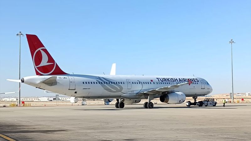 İsrail'in alıkoyduğu aktivistleri taşıyan uçak havalandı