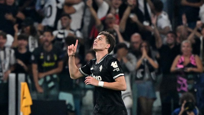 Kenan Yıldız, Türk futbol tarihinin en değerli ismi oldu