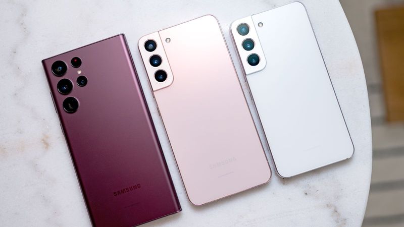 Samsung Galaxy S22 serisi, son büyük güncellemesini aldı