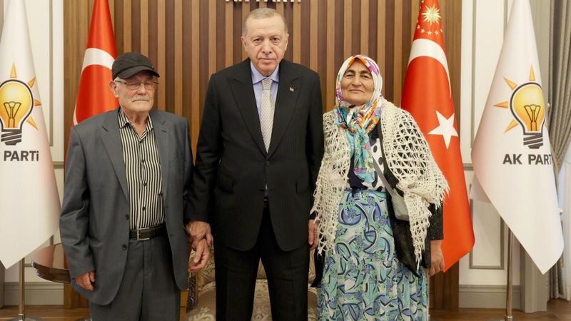 Cumhurbaşkanı Erdoğan, şehit astsubay üstçavuş Ahmet Ünver’in ailesini kabul etti