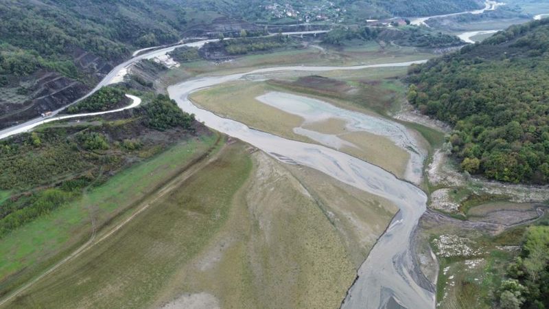 İstanbul'un su kaynaklarında Hasanlar Barajı'nda doluluk yüzde 20'ye düştü