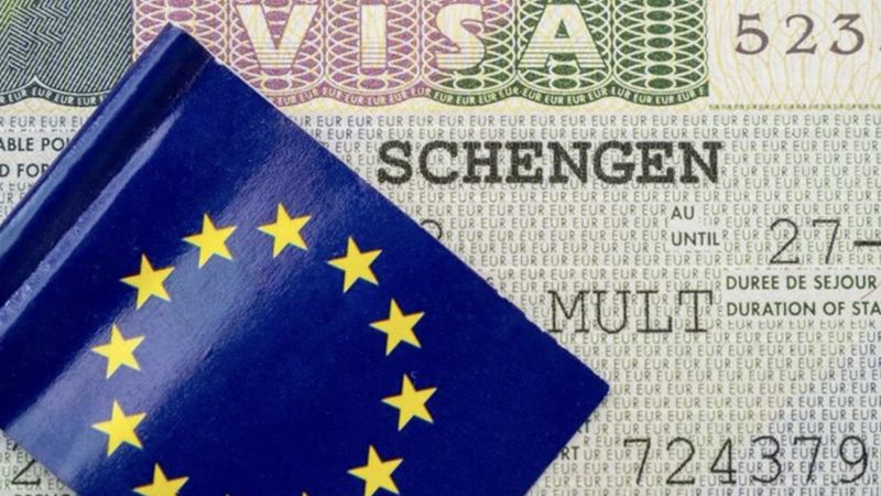 Pasaporta damga resmen bitiyor: Schengen'de dijital dönem başlıyor