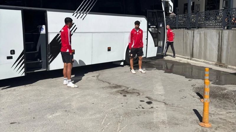 Adanaspor'da hesap krizi: Futbolcular lokantada rehin kaldı