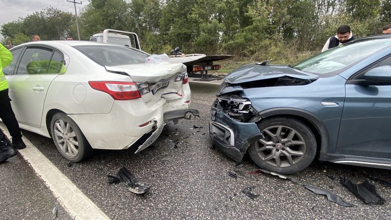 Kocaeli’de 5 araç birbirine girdi: 5 yaralı